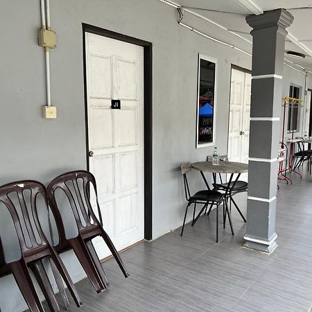 Julies Hostel Taman Negara Kuala Tahan Exterior foto