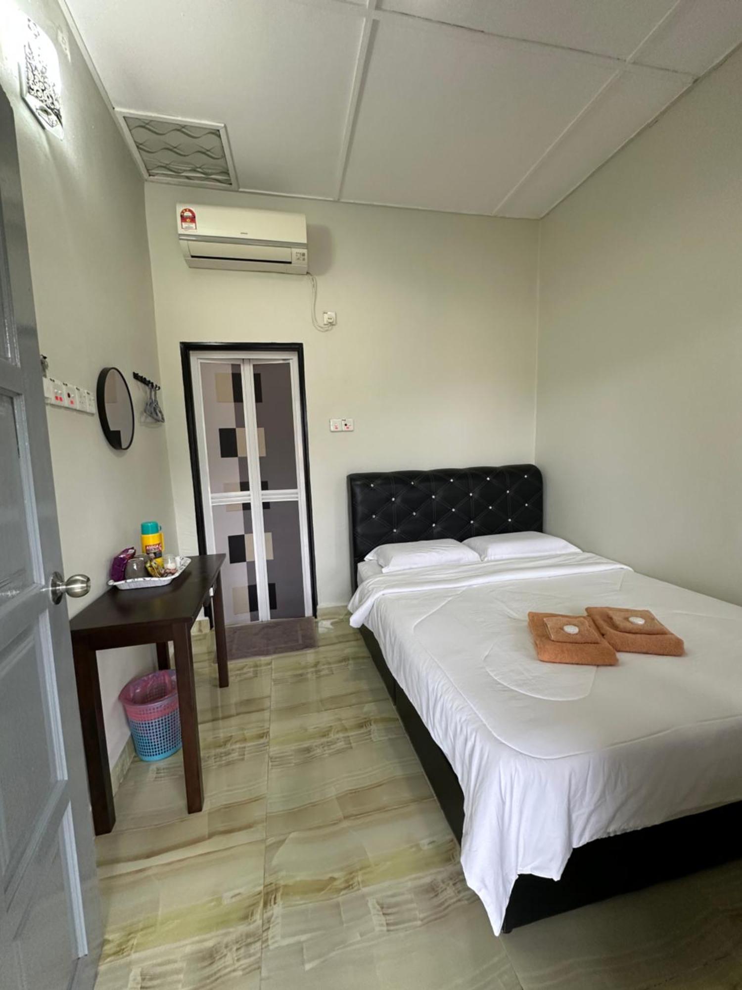 Julies Hostel Taman Negara Kuala Tahan Exterior foto